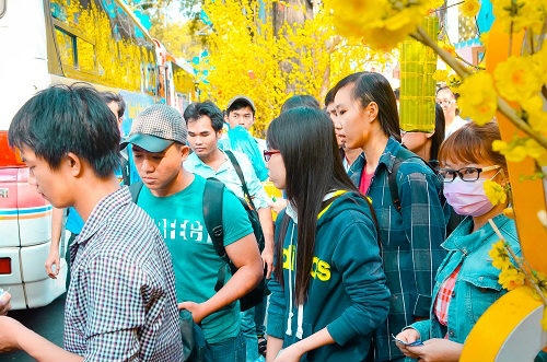 Những gương mặt hồ hởi của sinh viên nghèo được nhận vé về quê đón Tết cùng gia đình