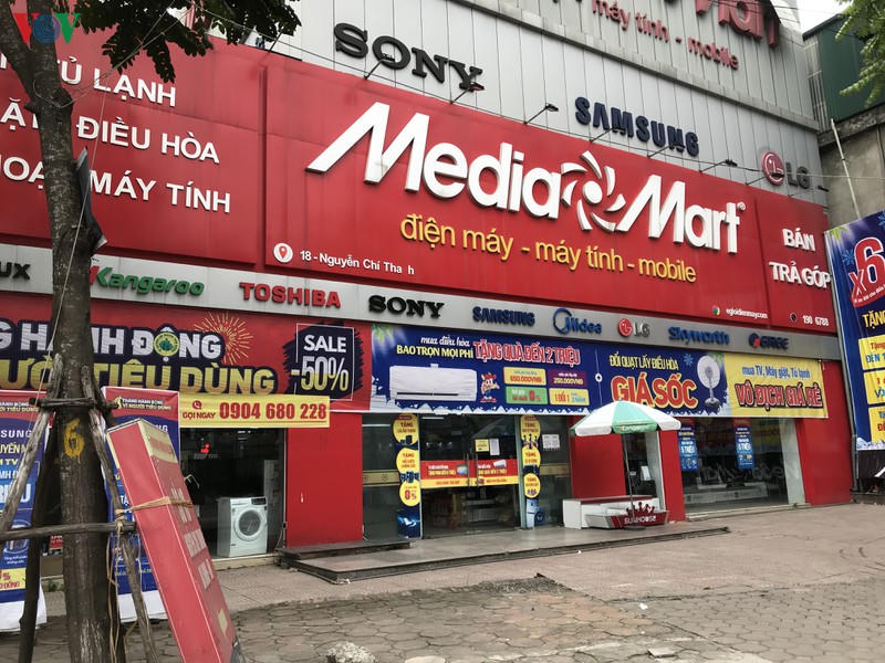 sang nay, nhieu cua hang dich vu khong thiet yeu o ha noi van mo cua  hinh 10