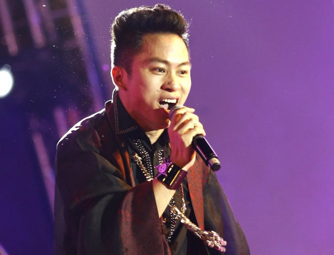 Ca sĩ Tùng Dương