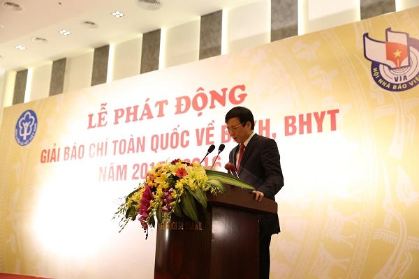Phó chủ tịch thường trực Hội nhà báo Việt Nam - Nhà báo Hồ Quang Lợi phát biểu tại buổi lễ