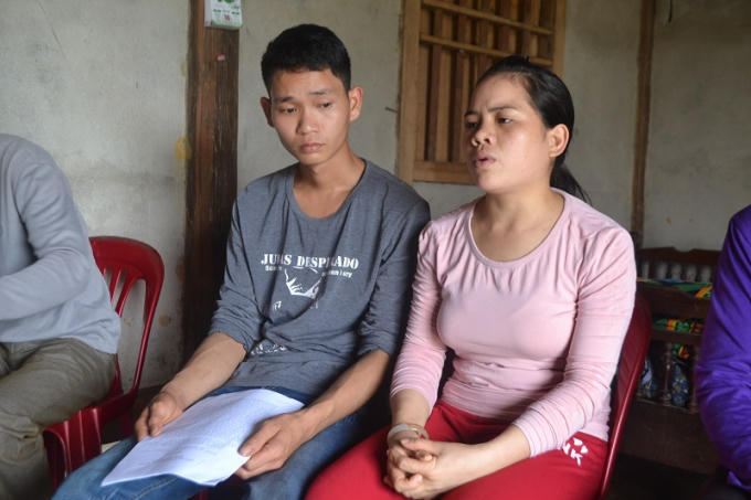Anh Sơn - chị Chinh cho rằng con họ chết là do bác sĩ tắc trách. (ảnh: Phàn Giào Họ)