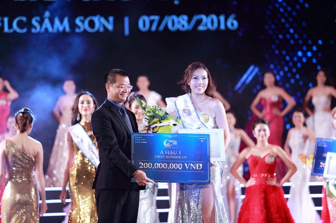 Á hậu 1 Phạm Thúy Hằng.