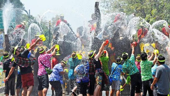 Lễ té nước Songkran tại Thái Lan.