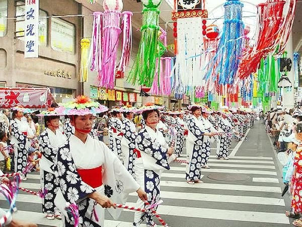 Gần đây một số người dân Nhật Bản đã kêu gọi khôi phục ngày Tết cổ truyền.