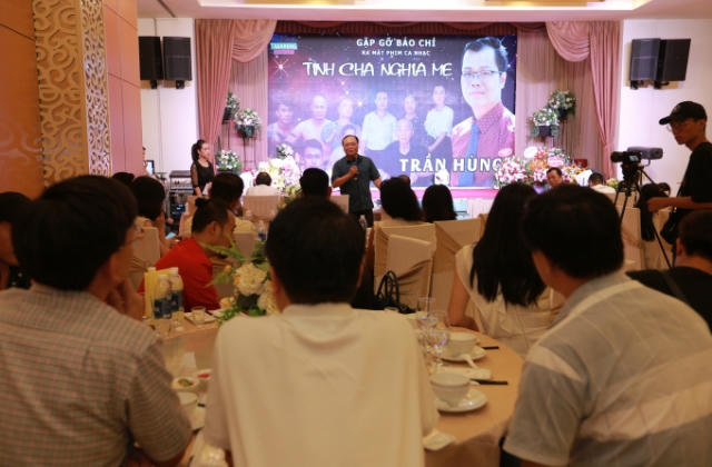 Nhạc sỹ Trần Hùng ra mắt phim ca nhạc “Tình cha nghĩa mẹ”