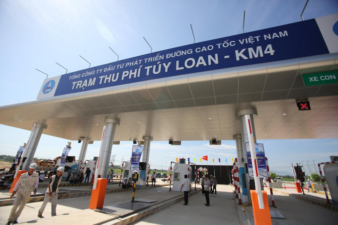 Trạm thu phí đường cao tốc Đà Nẵng - Quảng Ngãi tại Km4+000.