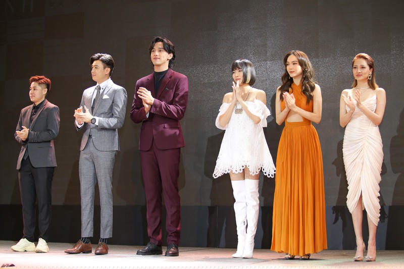 Đạo diễn và dàn diễn viên chính của