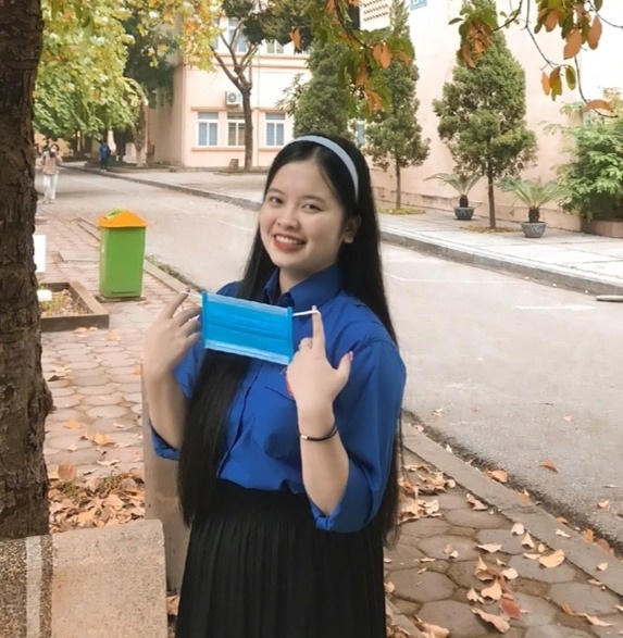 Diệu An cảm thấy quyết định của trường là đúng đắn và kịp thời (Ảnh: NVCC).