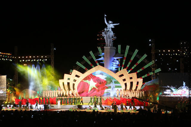 Các tiết mục văn nghệ đặc sắc, được dàn dựng công phu.