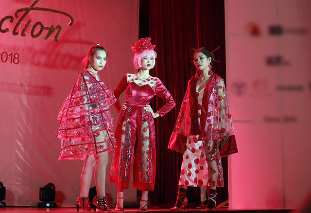 Bộ sưu tập mang tên Tricksy girl, lấy cảm hứng từ những cây nấm độc với thông điệp: Những gì đẹp đẽ, quyến rũ đều ẩn trong đó là sự nguy hiểm chết người.