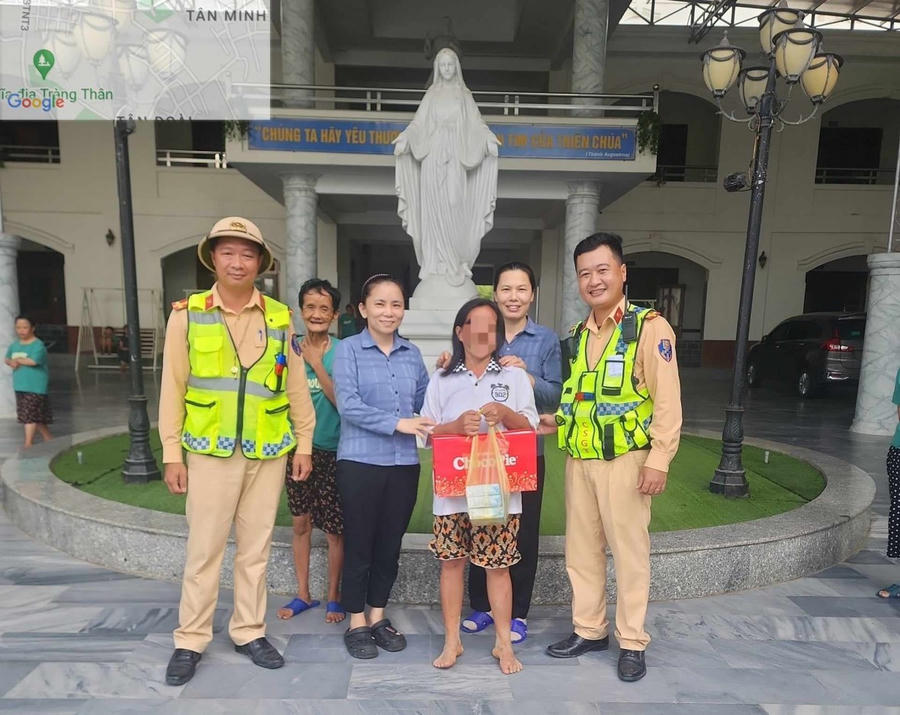 Tổ công tác bàn giao chị Út cho mái ấm tình thương Thiện Tâm 2.