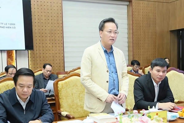 Bí thư Tỉnh ủy Hưng Yên, ông Nguyễn Hữu Nghĩa phát biểu tại buổi làm việc.