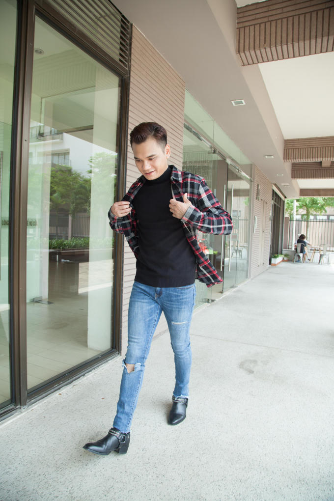 Khắc Việt khoe vẻ nam tính sau loạt ảnh đậm chất