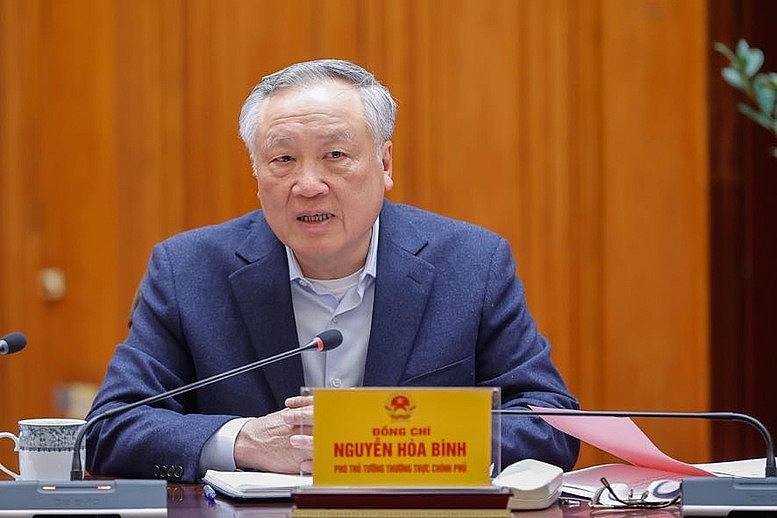 Phó Thủ tướng Thường trực Chính phủ Nguyễn Hoà Bình phát biểu tại Phiên họp. Ảnh: VGP