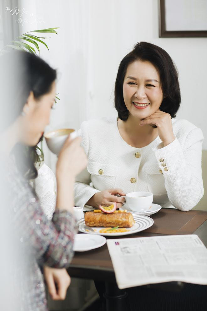 HH Dương Thuỳ Linh: &ldquo;C&oacute; mẹ ở b&ecirc;n l&agrave; thấy m&ugrave;a xu&acirc;n&rdquo;