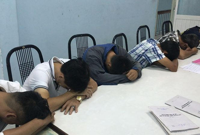 Nhiều con bạc tại công an.