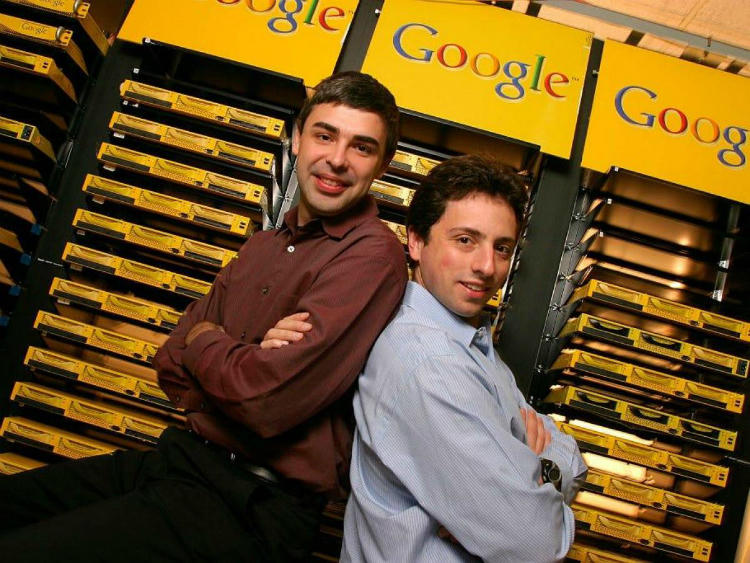 Larry Page (trái) và Sergey Brin - hai người bạn đã đồng sáng lập Google
