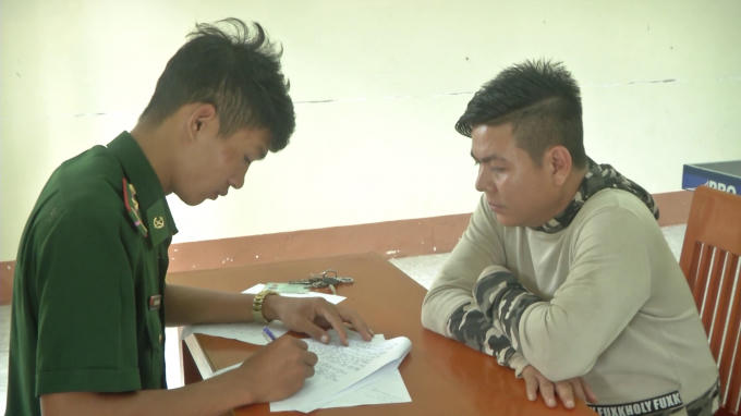 Đối tượng tại đồn biên phòng (Ảnh do công an cung cấp)