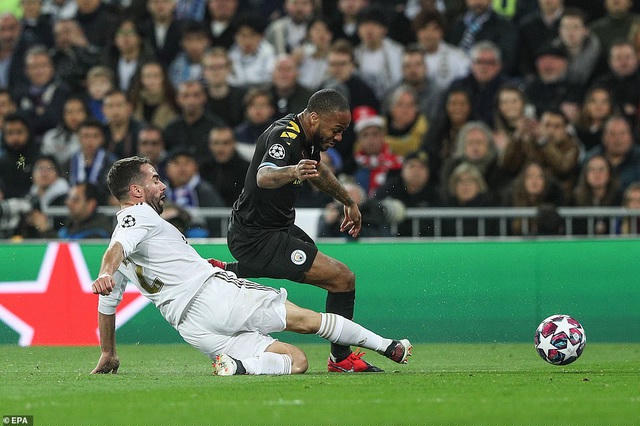 Carvajal sẽ có ngày vất vả khi đối diện Raheem Sterling