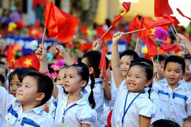 Năm học mới chuẩn bị bắt đầu cũng là lúc những gánh nặng về kinh tế đè nặng lên những người lao động nghèo. Ảnh minh họa