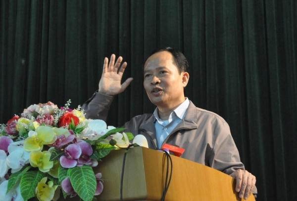 Ông Trịnh Văn Chiến- Bí thư Tỉnh ủy Thanh Hóa nhận trách nhiệm với ngư dân Sầm Sơn.