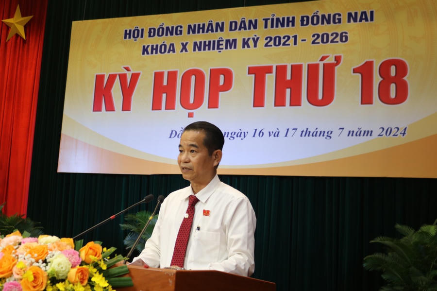 Chủ tịch HĐND tỉnh Đồng Nai Thái Bảo phát biểu khai mạc kỳ họp.