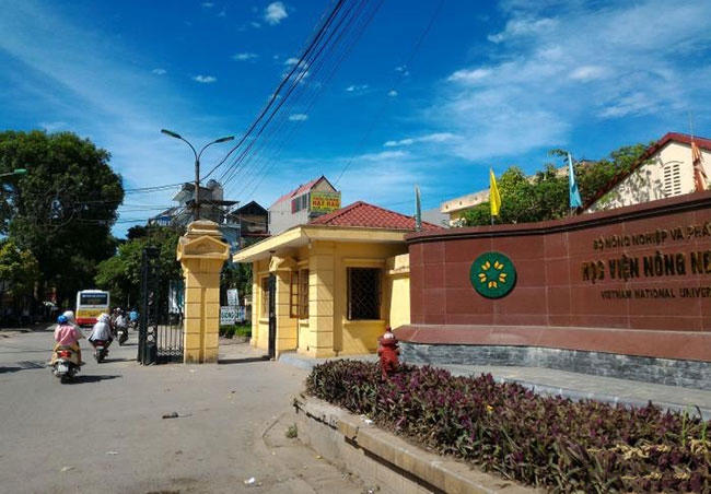 Sinh viên Học viên Nông nghiệp Việt Nam bị nhà trường "bòn rút" hàng trăm tỷ đồng. Ảnh: Hoàng Long