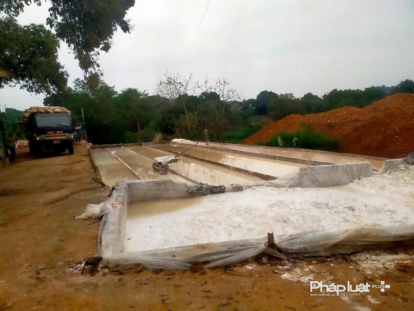 Cơ sở sản xuất tinh bột sắn tại thôn Tiên Hóa 2, xã Vinh Quang.