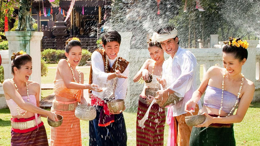 moi-nhat-kham-pha-tat-tan-tan-ve-le-hoi-te-nuoc-songkran-thai-lan-5fffc03a6a40e
