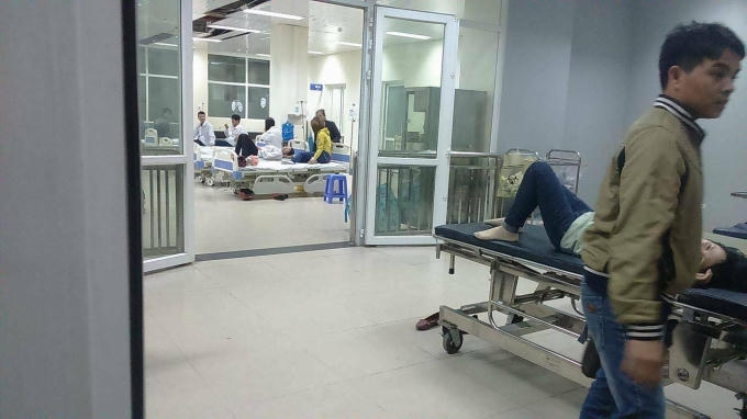 Bắc Giang: H&agrave;ng trăm c&ocirc;ng nh&acirc;n bị ngộ độc sau bữa ăn tối?