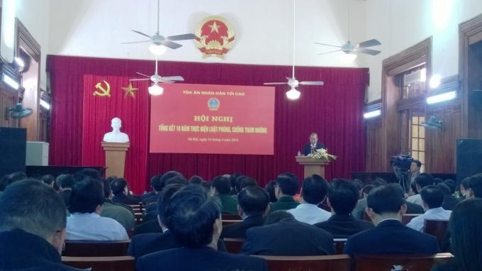 Đồng chí Trương Hòa Bình - Ủy viên Bộ chính trị, Chánh án TANDTC phát biểu tại Hội nghị.