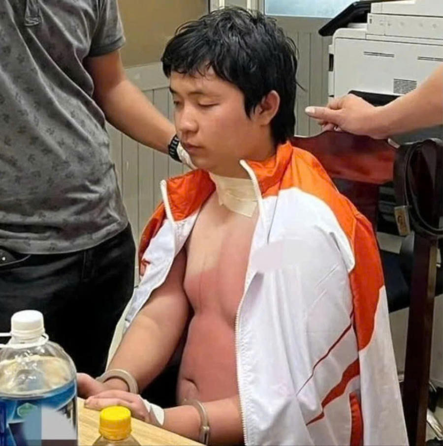 Cơ quan Công an tạm giữ nghi phạm Đặng Võ Duy Tuấn. Ảnh: Công an Ninh Thuận