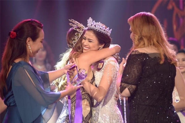 Nguyễn Thị Thành giành ngôi vị Á khôi Du lịch Việt Nam 2017.