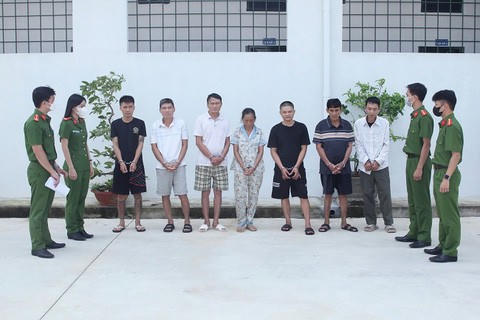 Các nghi phạm trong đường dây mua bán trái phép chất ma túy