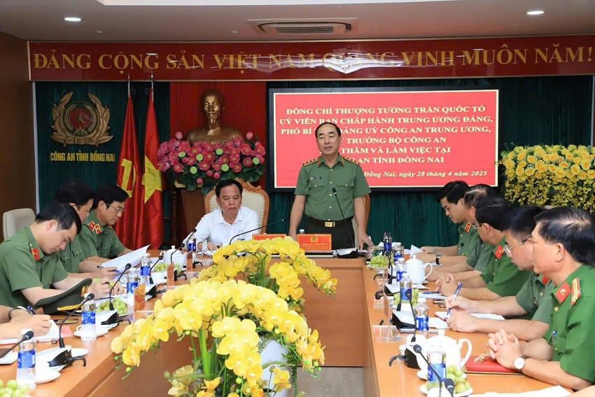 Thượng tướng Trần Quốc Tỏ, Thứ trưởng Bộ Công an làm việc với Công an Đồng Nai (CACC).