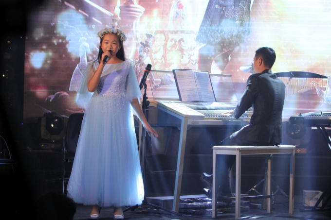 Nhật Hạ hút hồn khán giả của