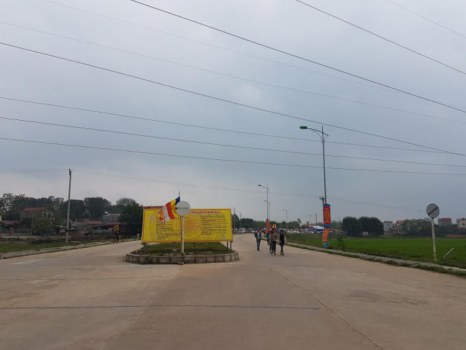 Phần đất mà UBND huyện Yên Dũng đã thu hồi của nhân dân, nay đã thành một con đường đẹp. Tuy nhiên, lời hứa trả đất cho dân nay vẫn chưa biết khi nào mới hoàn thành?