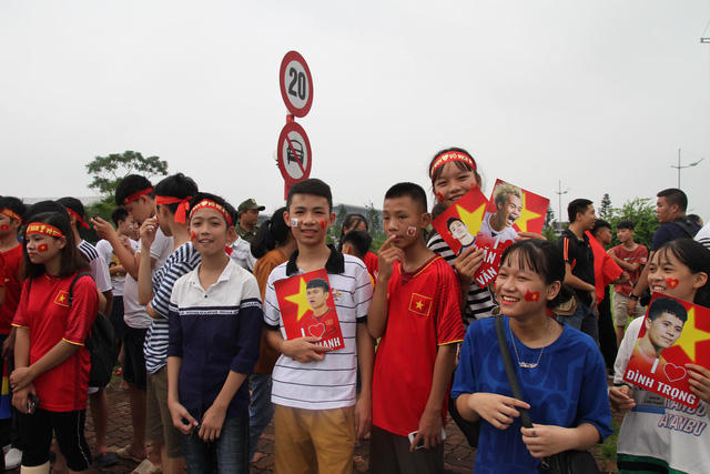 H&igrave;nh ảnh c&aacute;c tuyển thủ Olympic Việt Nam về đến H&agrave; Nội