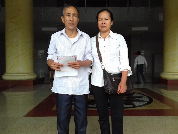 Ông Hàn Đức Long cùng vợ đã đến TAND Cấp cao gửi đơn yêu cầu xin lỗi.
