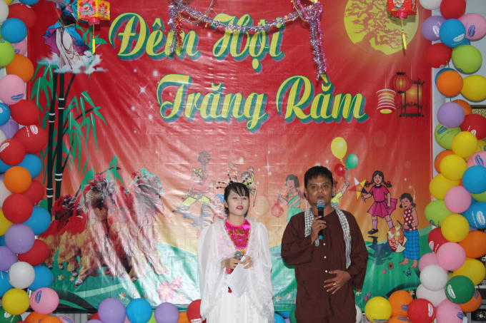 Chú Cuội và chị Hằng Nga kể chuyện về ngày Tết Trung thu