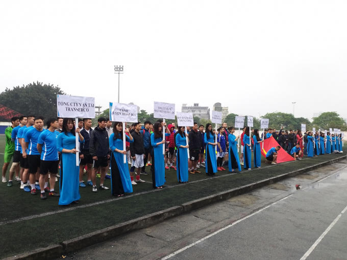 Các đội bóng tham dự giải năm nay.