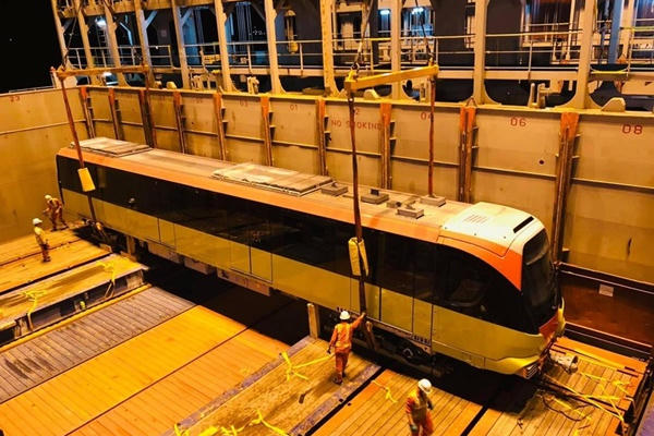 Đoàn tàu thứ 9 tuyến đường sắt đô thị Nhổn - Ga Hà Nội đã về đến Thủ đô