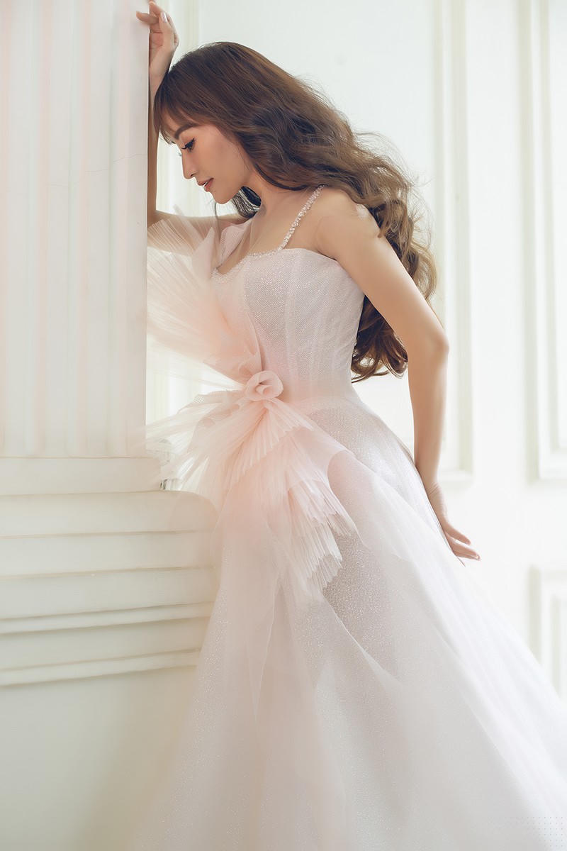 khanh thi tre dep bat ngo sau khi giam can khien phan hien tu ti hinh 4