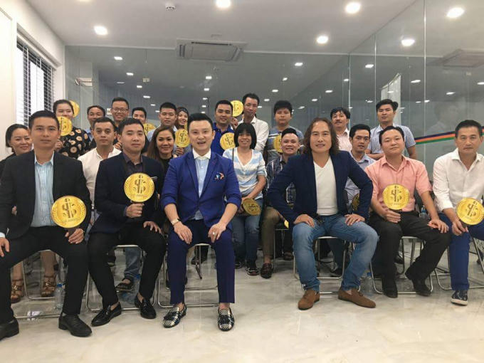 Những thành viên chủ chốt của Ifan.