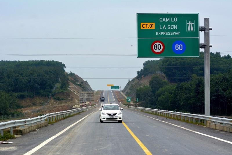 Phê duyệt chủ trương mở rộng cao tốc Cam Lộ - La Sơn lên 4 làn xe.