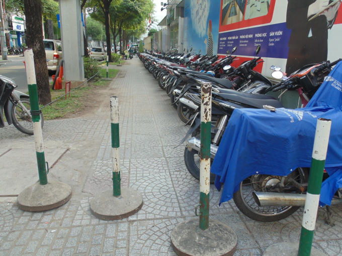 Vỉa hè quận 1 'đâu lại vào đấy' sau những ngày ra quân rầm rộ