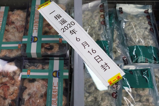 Sản phẩm tôm đông lạnh tại Trung Quốc. (Ảnh: Reuters)