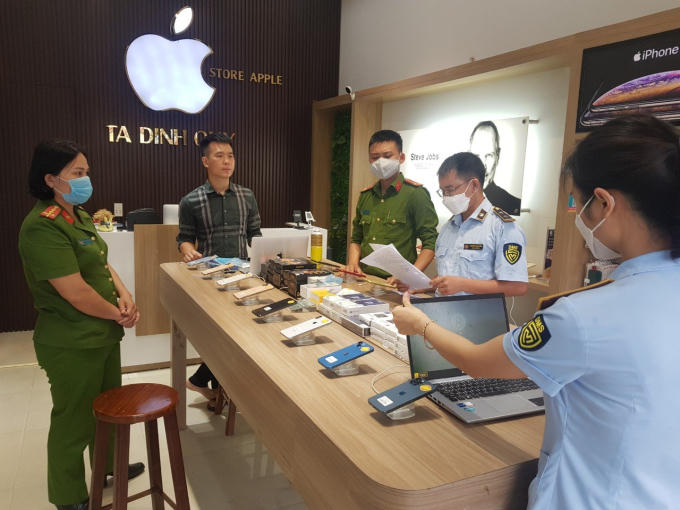 Đoàn kiểm tra đã thiết lập hồ sơ và xử lý vụ việc theo quy định pháp luật. (Ảnh: