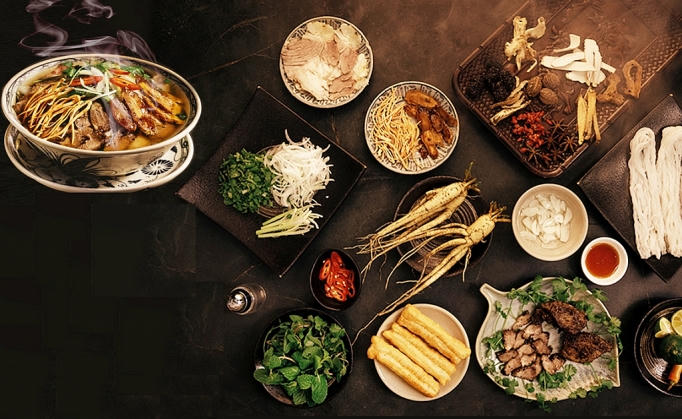 Phở Âm dương ngũ hành được nầu tại địa chỉ: Số 31 Lê Văn Lương, Nhân Chính, Thanh Xuân, Hà Nội. Có thể đặt hàng trực tiếp trên Fanpage Phở Âm Dương Ngũ Hành hoặc gọi điện thoại số hotline: 0797.957.799 – 0798.957.799