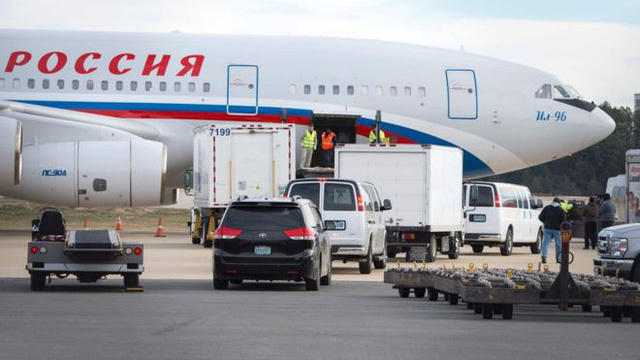 Máy bay chở các nhà ngoại giao Nga đã rời Washington ngày 1/1 (Ảnh: Getty).
